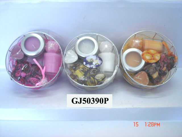 Scented candle set with different holders